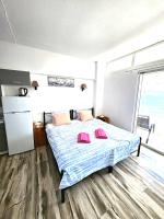 Sea Breeze Solo - B&B Loutraki
