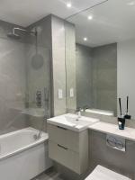 Barnet Luxe 2 Bedroom Penthouse - B&B Municipio de Barnet
