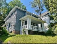 University Hill Walk to SU Upstate Hospitals Entire 5BR Family Home - B&B Syracuse
