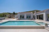 Oramia Infinity Villa with Heated Pool in Chania - Bed and Breakfast Khámbatha