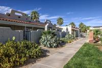 King Bed Villa with Kitchen, Spa, Pool, Gym - Relaxing - B&B St. George