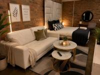 Urban luxury stay at craftsmanship maboneng - B&B Johannesburg