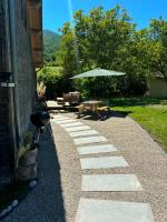 Chambre dans chalet avec piscine - B&B Saint-Jean-en-Royans