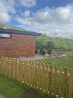 Caban Milany, Log Cabin Farm Stay in Brecon Beacons - B&B Pont Sticill