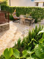 Guest House Ranka - on the seaside - B&B Bijela