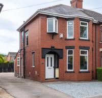 4 Bedroom Quiet Leafy Snazzy Elroi Exclusive 2 Vehicles Private Parking Home - A63 - Close to shops - Chambres d'hôtes Kingston-upon-Hull