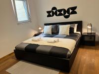 Spacious 2 bed overlooking Spinola bay - Chambres d'hôtes San Ġiljan