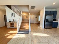 Spacious Private Bedrooms With Full Amenities Near Grocery Stores & Main Highway Routes - Chambres d'hôtes Fontana