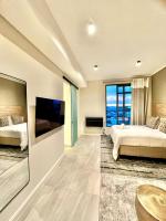 Luxury Menlyn Maine Apartment Walk to Everything - Ferienwohnung Pretoria