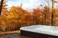 2 bdrm Tremblant Haven-pets & spa-walk/ski to hill - Ferienwohnung Mont-Tremblant