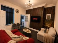 Sea & City Recharge Hub, Contractor Base with Fast WiFi & Free Parking - B&B Sunderland