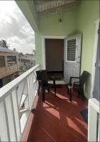 ROANA APTS 2 Bedroom Upstairs Apt Centrally located with Air Condition - B&B Bridgetown