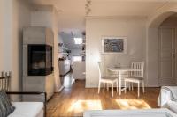 Three-Bedroom Apartment with hot tub
