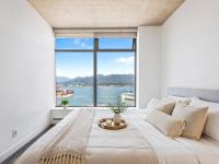 Modern 2BR in Vancouver's Most Iconic Building Walk to Skytrain and Seawall - B&B Vancouver