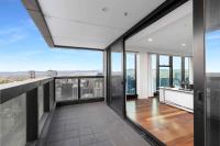 Luminesque Skyhome Stunning Views 2 Carparks - Bed and Breakfast Adelaide