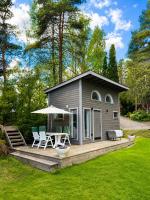 The Lake House - Private Shoreline & Kayaks - Bed and Breakfast Åkersberga