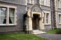 B&B Basingstoke - Sherborne House, City Centre Victorian Apartments - Bed and Breakfast Basingstoke