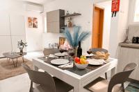 Cosy 2bdr Apart In Bugibba Square - Happy Rentals - B&B San Pawl il-Bahar