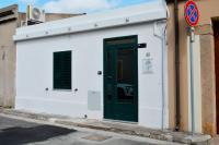 Nanda casa vacanze in Sardinia with internal garden - B&B Cabras