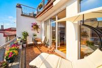 3 Story - 4 Bedroom Penthouse in Old Riga - B&B Riga