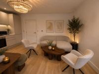 BRAND NEW! Stunning 3 Bedroom Apartment,sleep 8 - Bed and Breakfast Barnet