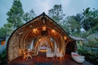 Ari's Bamboo House Sidemen - NYAN BALI - B&B Selat