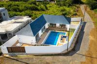 Villa Ivara - Modern 3BR Escape & Private Pool - Chambres d'hôtes Grand Baie