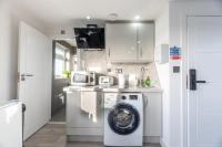 Chic Loft Studio Near London - EV Charger - Bed and Breakfast Aveley