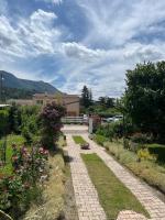 Super maison 5 pièces avec jardin - Bed and Breakfast Digne-les-Bains