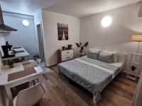55 m to Beach Quiet Cozy Oasis for Two - B&B Rafajlovići