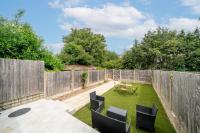Cosy 4Bed House 4 Contractors & Families With Garden and Easy Access to Alexandra Palace & Transport Links - Chambres d'hôtes Southgate