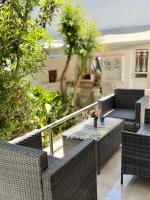 Cleopatra's House Apartments - Bed and Breakfast Archángelos