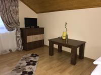 Basic Triple Room with Shared Bathroom