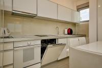 Appartement met 2 Slaapkamers, Balkon en Uitzicht op Zee