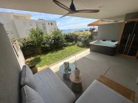 Vila 5 Luxury Garden Spa Suite - Žnjan - by the beach - B&B Spalato