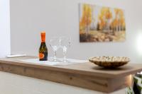 Kalamata's Urban Oasis with Private Balcony - B&B Kalamata