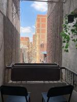 Modern Apartment with Espresso Bar & Balcony - B&B El Cairo