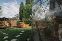 Unique glamping Prague with private hot tub - B&B Prague