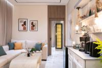 Apartment with a bedroom and a luxurious living room, smart entry SöZ suites - B&B Khobar