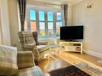 Detached 3 bedroom house with drive and garden - B&B Droitwich