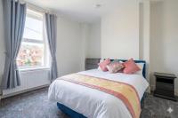 Spacious 5BR Sheffield Home | Sleeps 10 | Near City Centre - B&B Sheffield