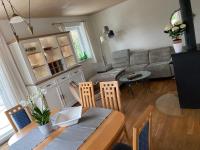 Traumhafte Familien Ferienwohnung am Chiemsee Bergpanorama Sonnenuntergang Terrasse Grillplatz für bis zu 6 Personen - Ferienwohnung Grabenstätt