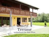 VILLA SEEBERG - by "Schloss Gessenberg" luxurious vacation home with lake and mountain views, suitable for families and friends - Chambres d'hôtes Petting