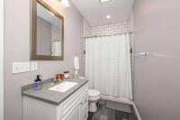 Spacious Home for 10 - Backyard - Sleeps Groups - Chambres d'hôtes Cincinnati