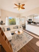 Salt and Stillness Coastal Retreat l Walk to Beach - B&B Laguna Beach