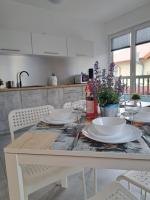 Apartamenty Słoneczne Rowy - 200 m od morza, z parkingiem - B&B Rowy