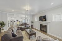 Modern 3BR Home Walk to Downtown CDA - B&B Coeur d'Alene