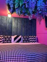 Manchester's ONLY themed slumber party suite for 8 with makeup room - B&B Manchester