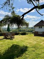 Holly Cottage Stylish Rural Retreat in Sussex - Chambres d'hôtes Robertsbridge