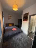 PLUS Properties Leek 4 Ensuite - B&B Stoke-on-Trent